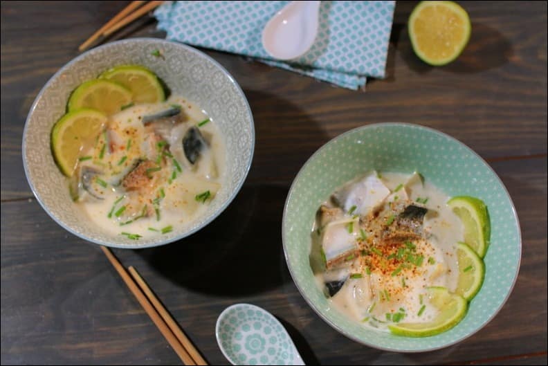 bouillon thaï coco citronnelle et filets de maquereau