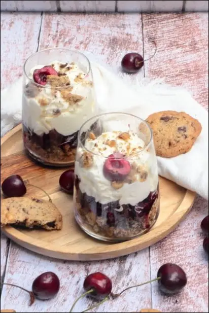 verrines de cerises à la chantilly
